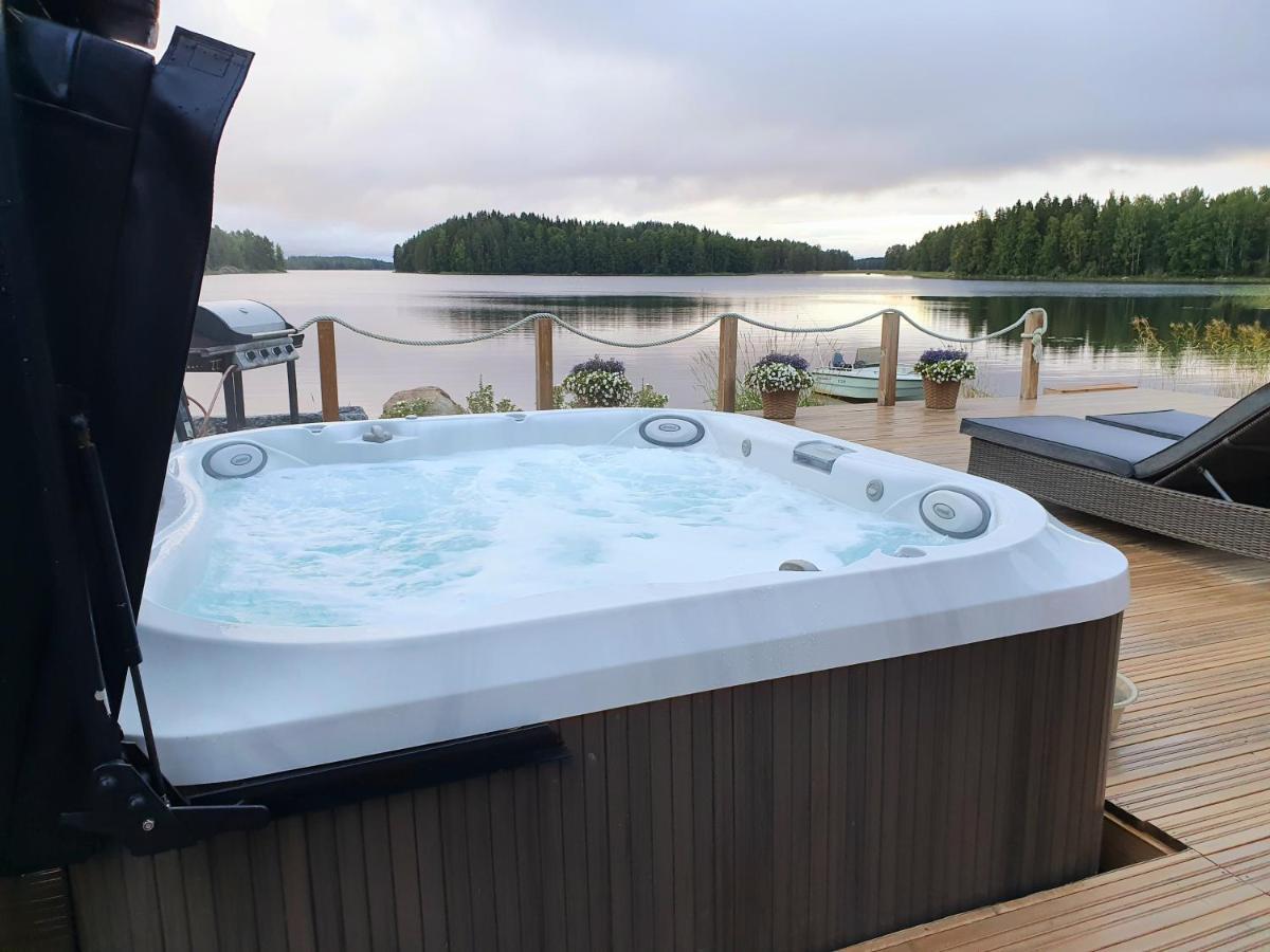 Stunning Log Cabin 45M2 On The Shore Of Kallavesi. Kuopio Exteriör bild