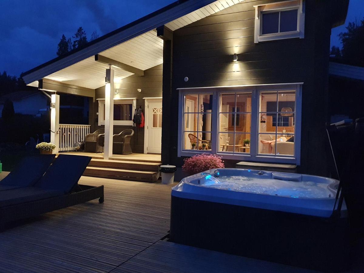 Stunning Log Cabin 45M2 On The Shore Of Kallavesi. Kuopio Exteriör bild