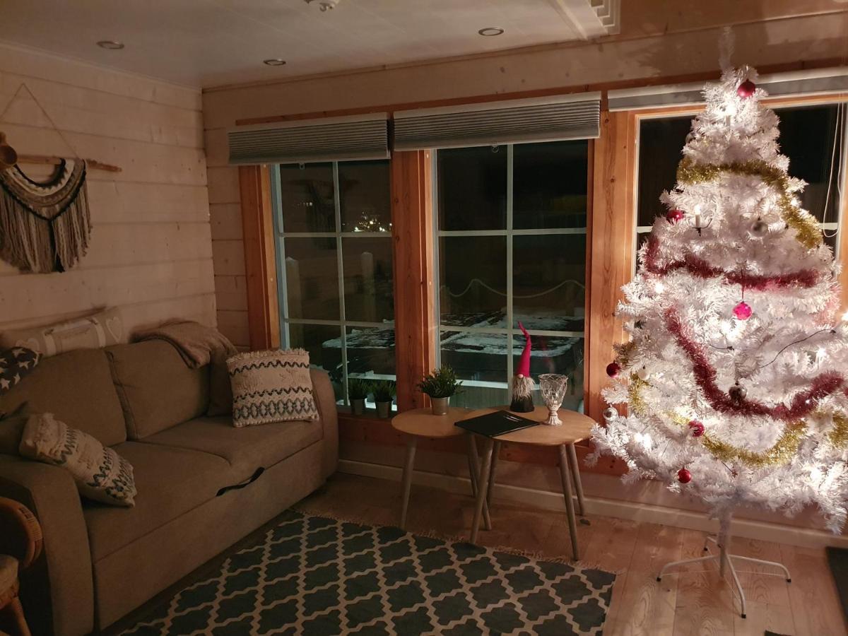 Stunning Log Cabin 45M2 On The Shore Of Kallavesi. Kuopio Exteriör bild